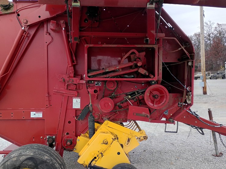 2014-new-holland-br7060-image-35