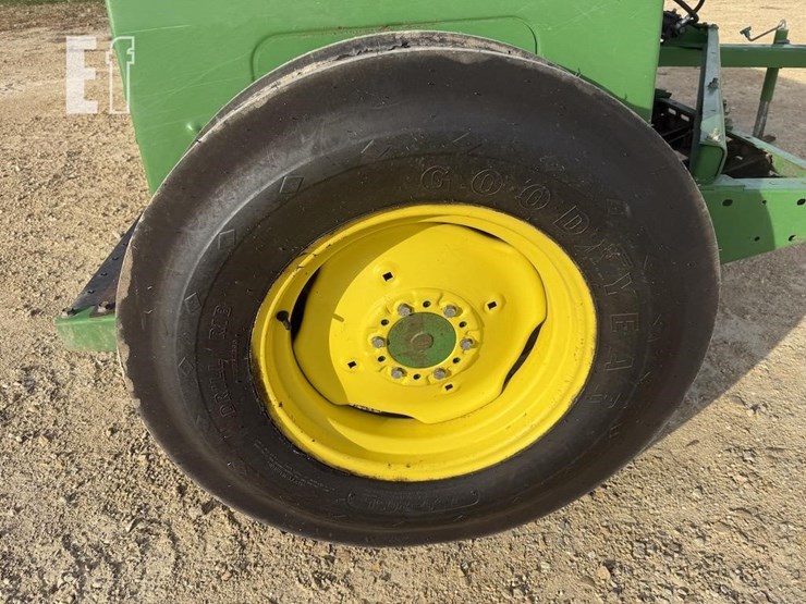 john-deere-8300-image-8