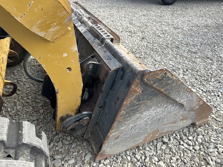 caterpillar-239d-image-17