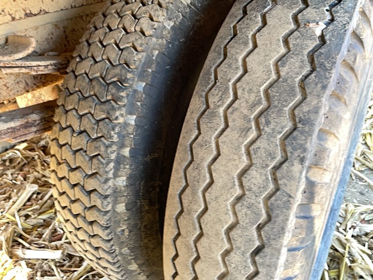 ih-load-star-1600-single-axle-grain-truck-image-19