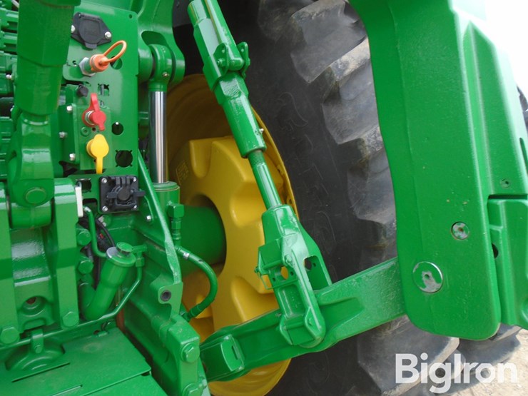 2023-john-deere-8r-370-image-19