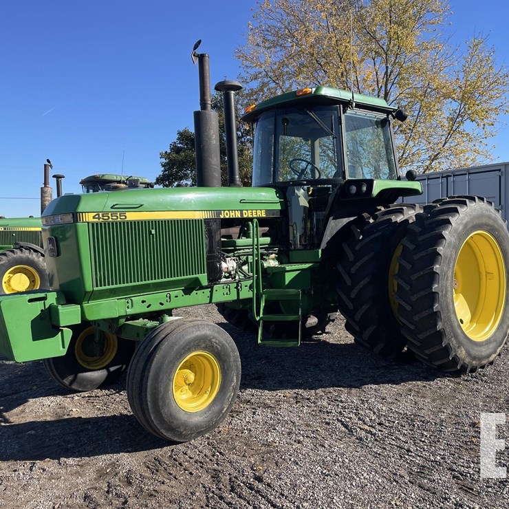 1990 JOHN DEERE 4555