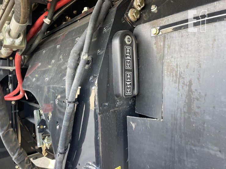 2024-case-ih-8250-image-22