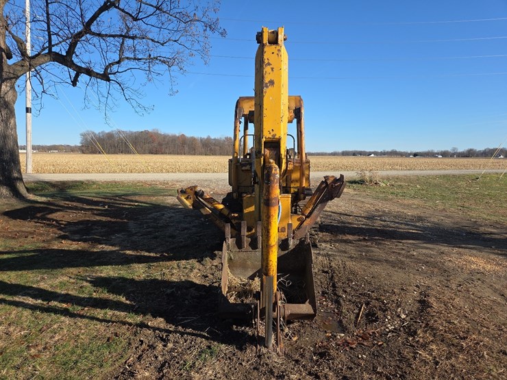 jd-455e-track-loader-w/-backhoe-image-24