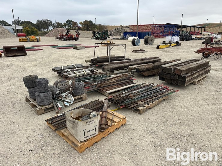 fencing-materials-assortment-image-1