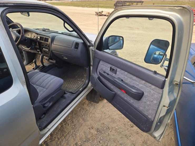 2000-toyota-tacoma-image-7