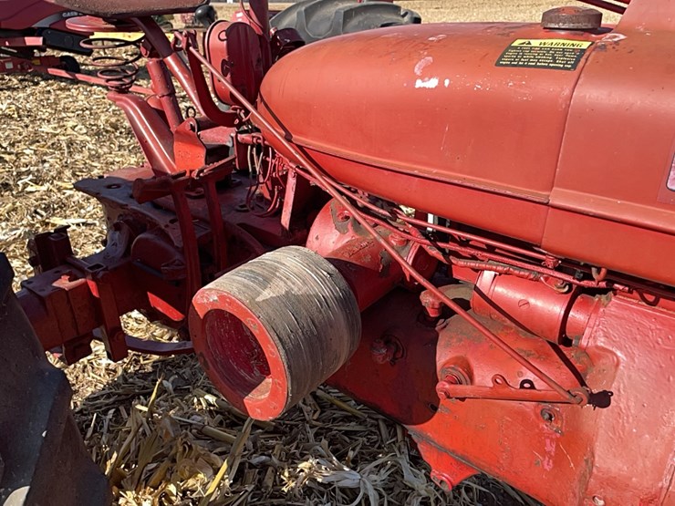 ih-farmall-h-tractor-image-9
