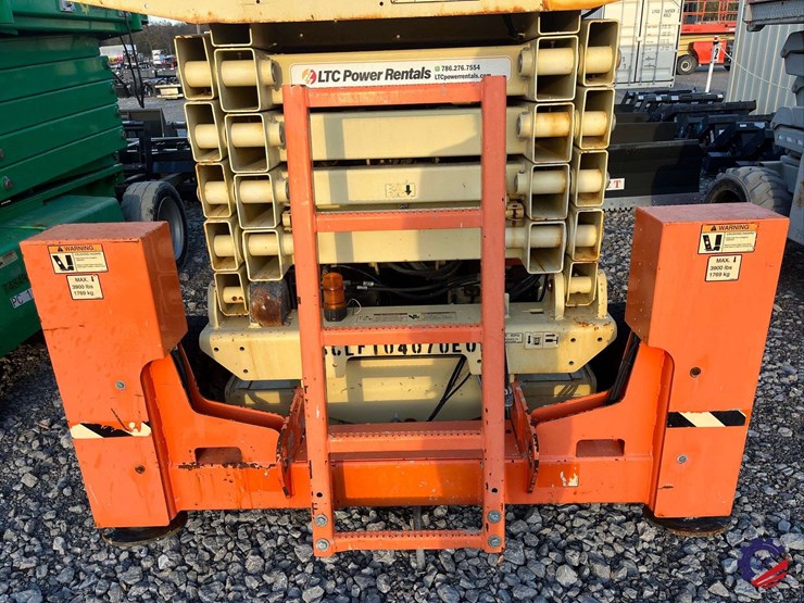 2021-jlg-4069le-image-12