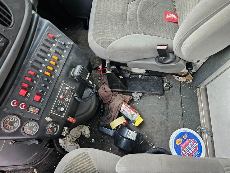 #22778-•-2003-ford-econoline-van-ambulance-image-42