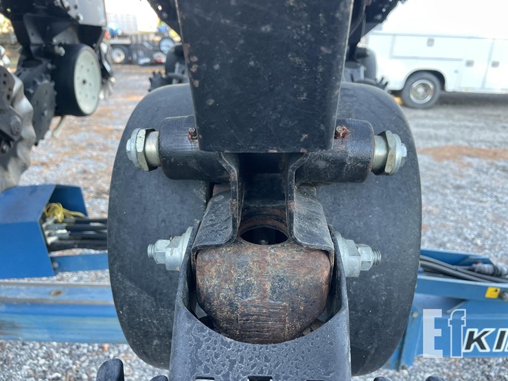 1997-kinze-2600-image-27