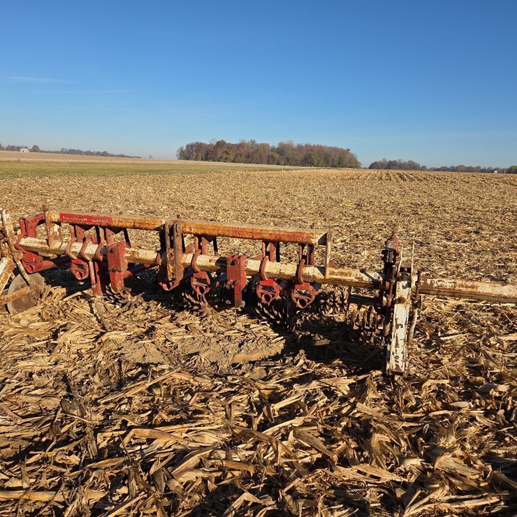 Lilliston-Lehman 4 row rolling cultivator