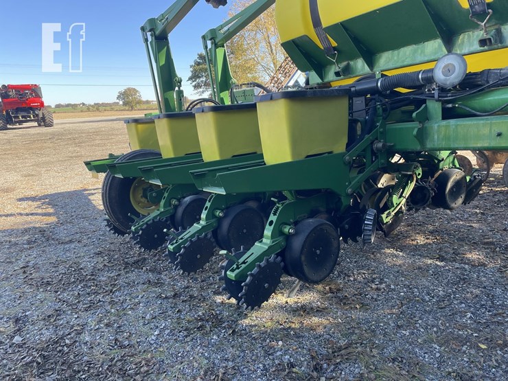 2011-john-deere-1770nt-image-13