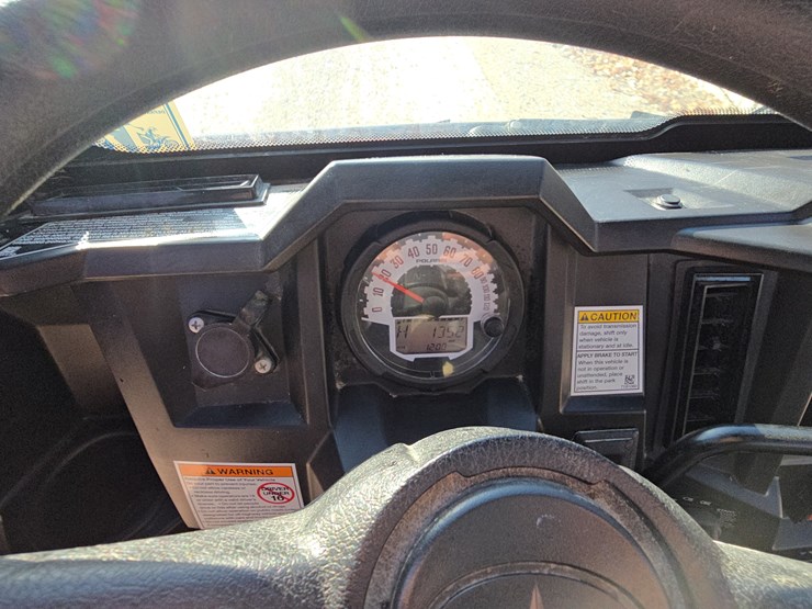 2015-polaris-ranger-crew-image-57