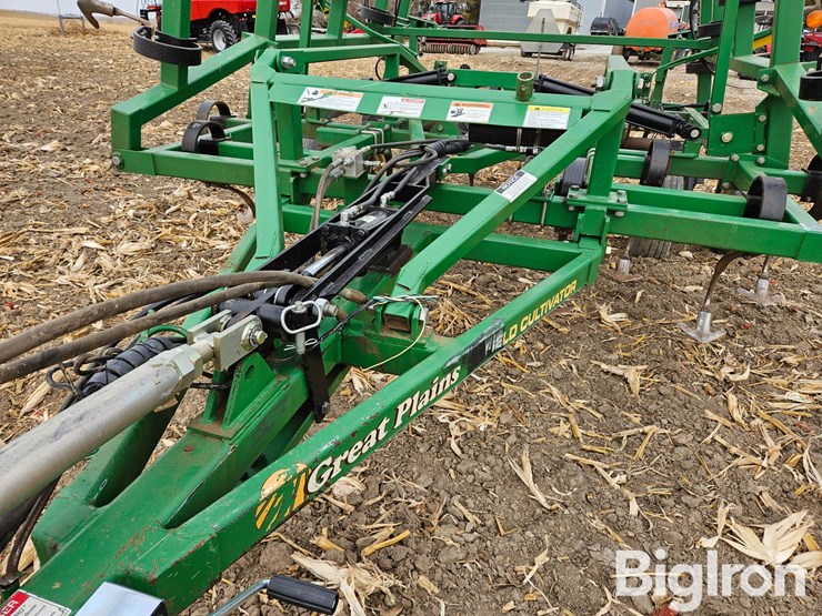 great-plains-series-vii-27'-wide-field-cultivator-image-11