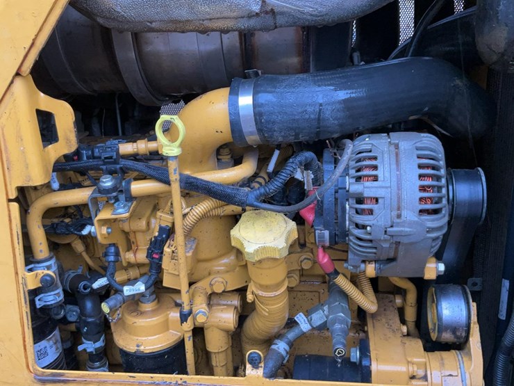 2016-deere-550k-lgp-image-19