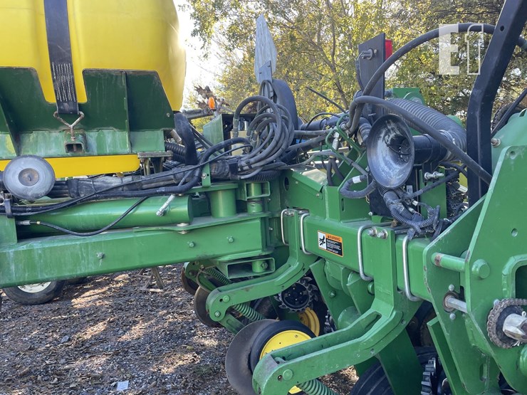 2011-john-deere-1770nt-image-10