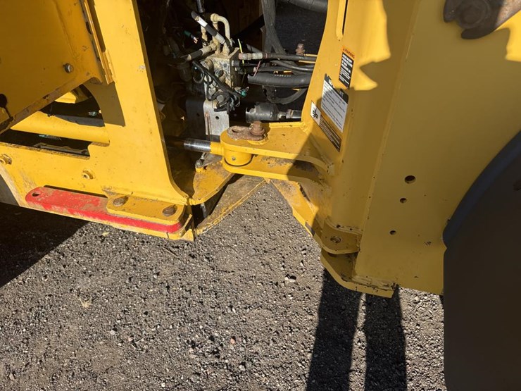 2016-deere-624k-image-29