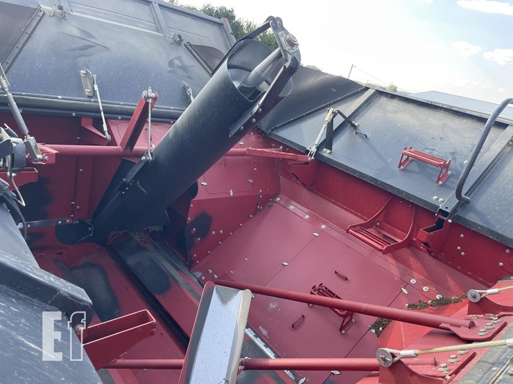 2024-case-ih-8250-image-42