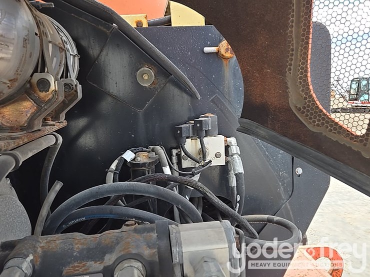 2015-jlg-600aj-image-96