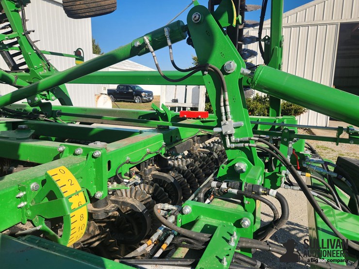 2022-john-deere-2660vt-image-19