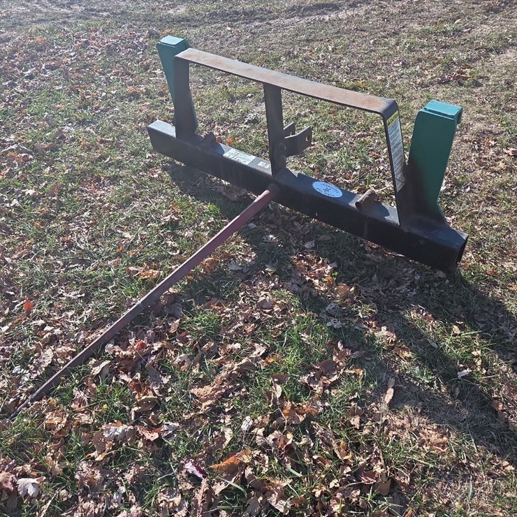 Farm Star round bale spear w/ JD hookup