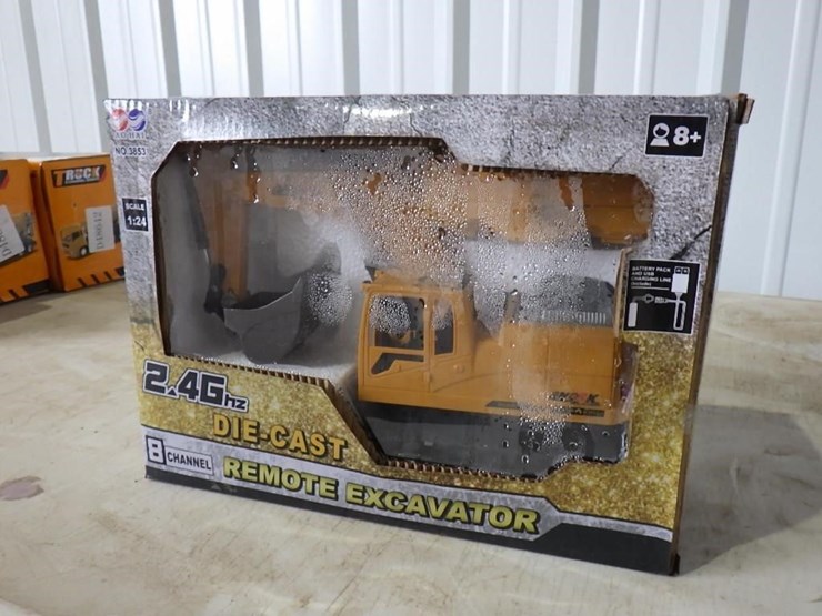 remote-control-excavator-toy-image-1