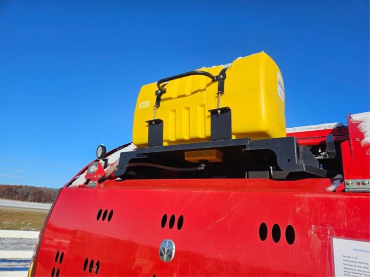 new-holland-roll-belt-560-image-17