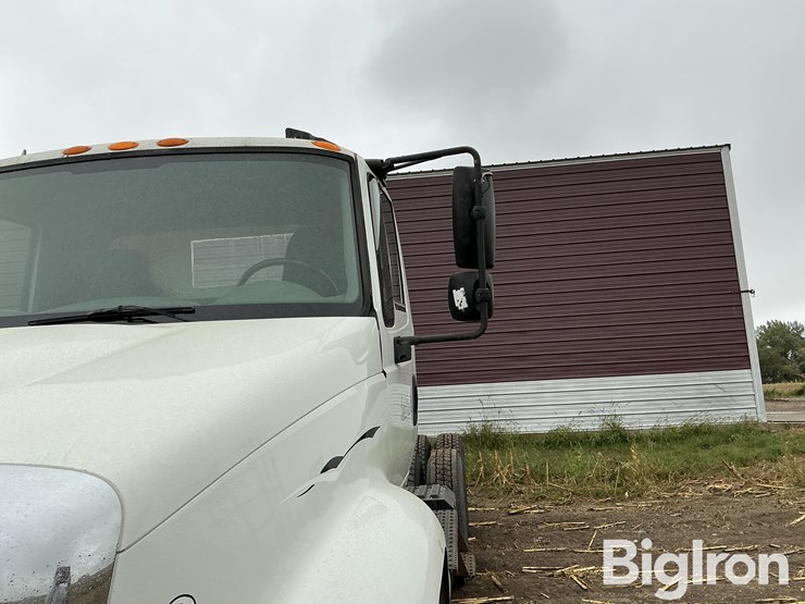 2005-international-8600-image-11