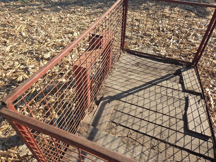 4'x7'-3pt-small-animal-carrier-image-4