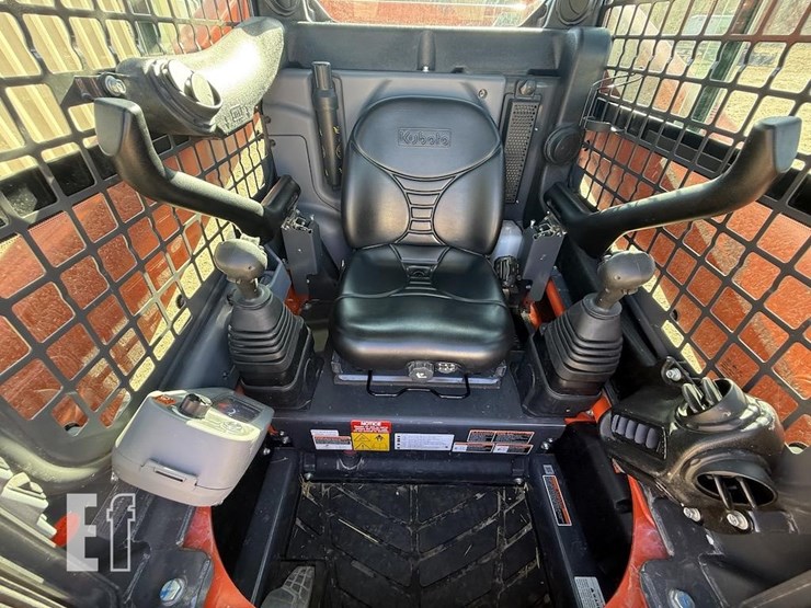 2023-kubota-ssv75-image-10