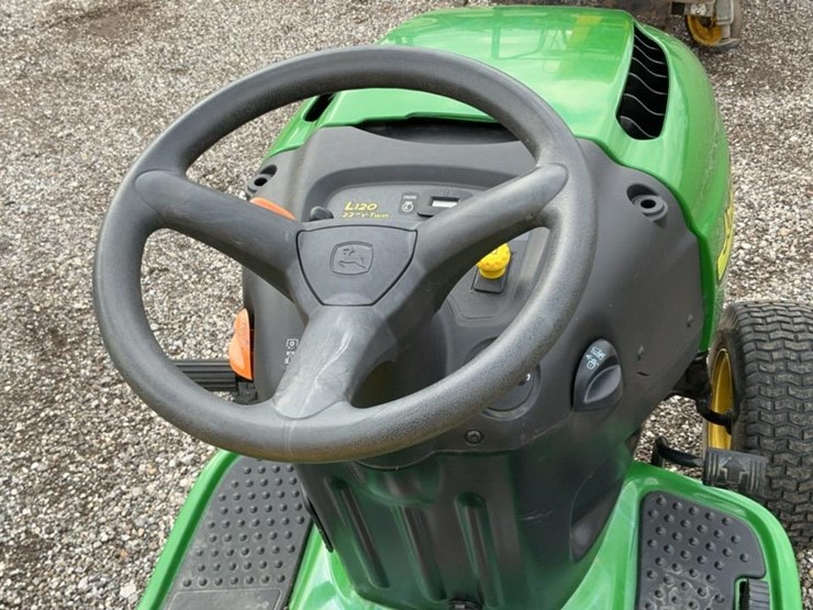 john-deere-l120-image-23