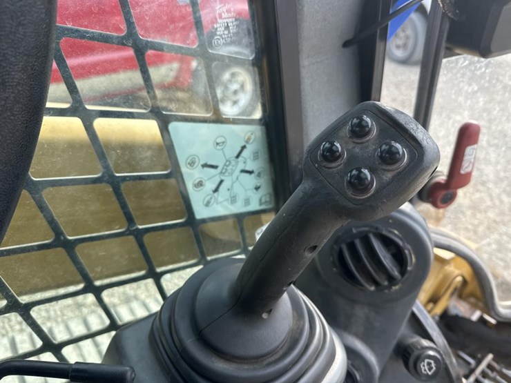 2018-caterpillar-289d-image-31