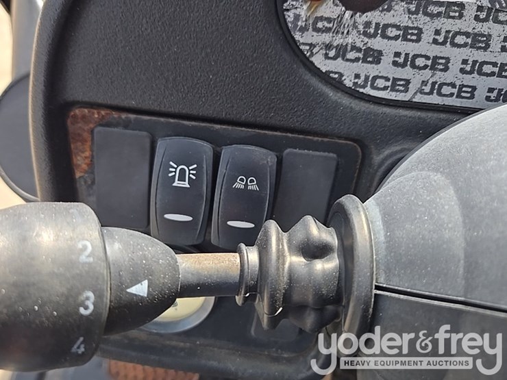 2017-jcb-510-56-image-132