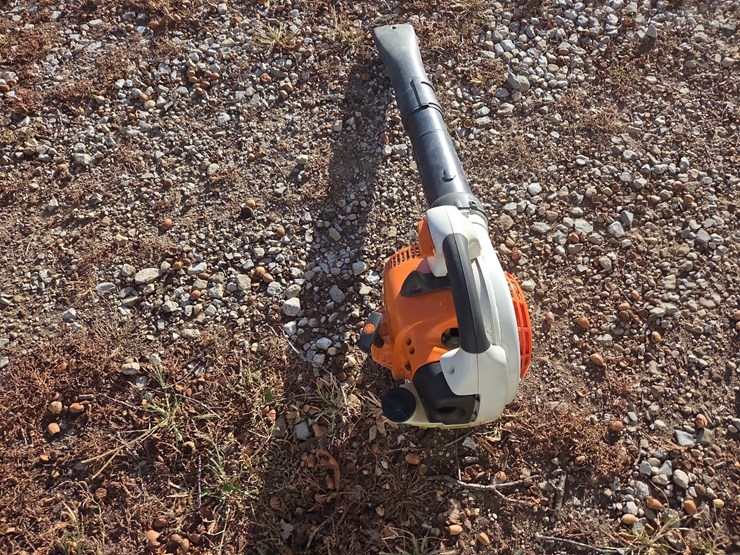 stihl-bg-86-leaf-blower-image-3