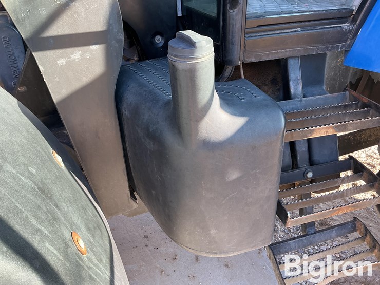 2002-new-holland-tm150-image-14