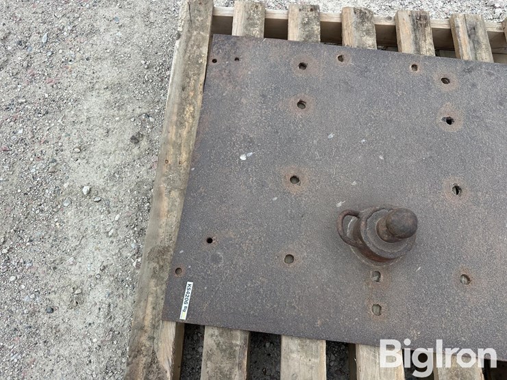 pickup-gooseneck-trailer-hitch-insert-image-12