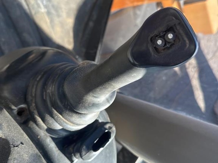 case-621f-xr-image-40