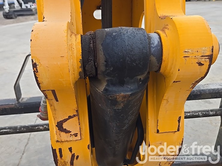 2017-jcb-510-56-image-44