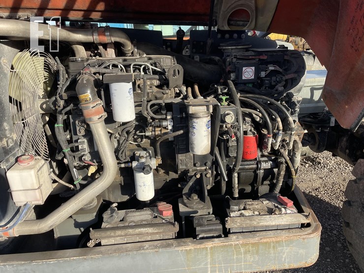 2011-jlg-g10-55a-image-23