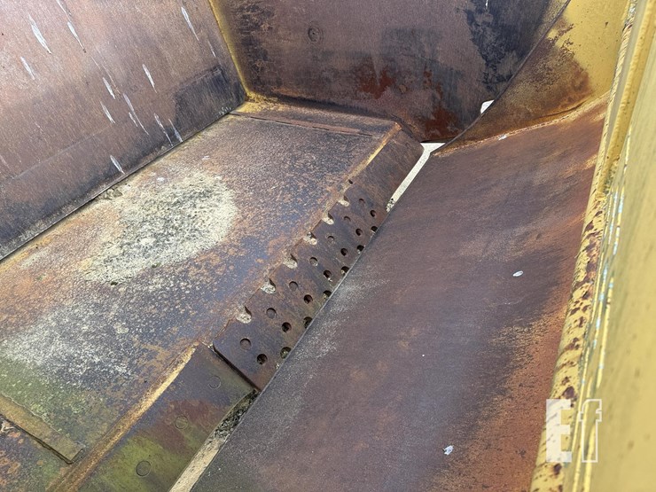 caterpillar-60-image-9