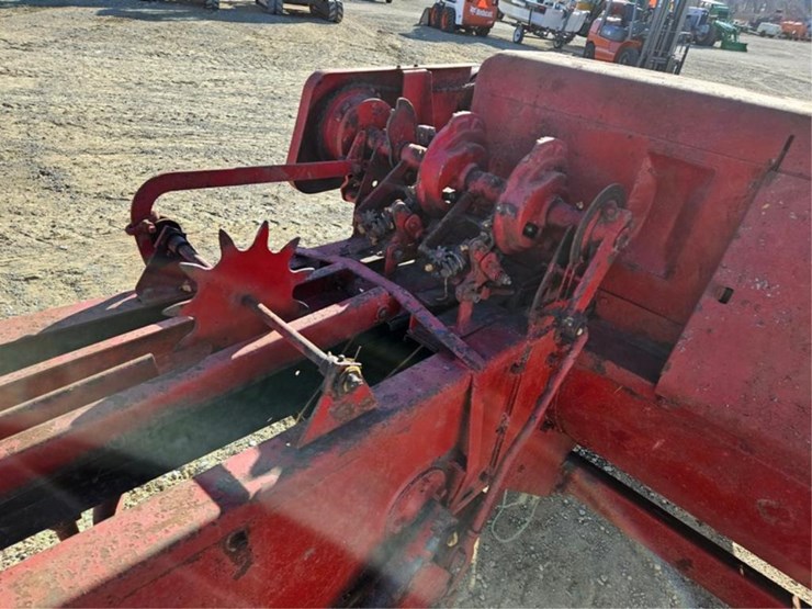 new-holland-68-image-21