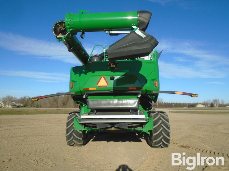 2022-john-deere-x9-1000-image-6