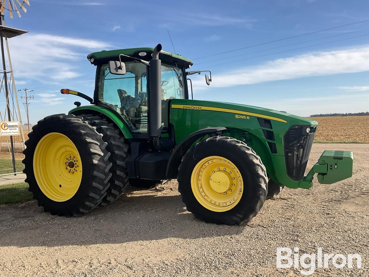 2010-john-deere-8295r-image-3