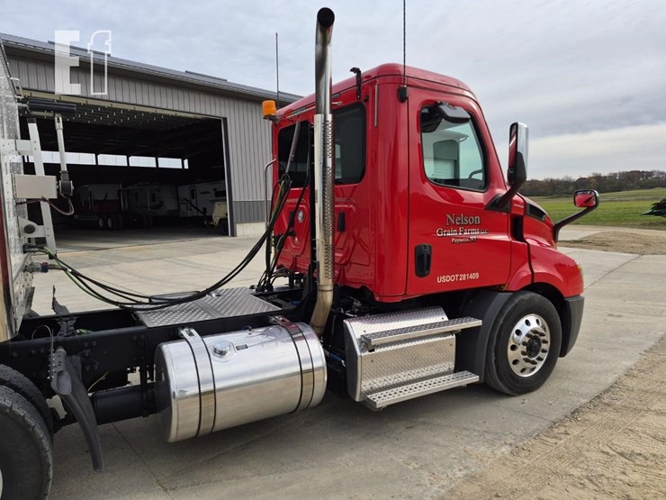 2018-freightliner-cascadia-116-image-7