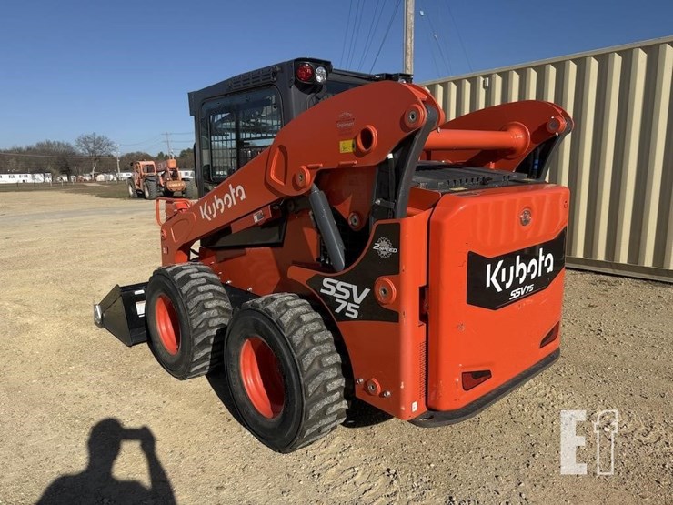 2023-kubota-ssv75-image-4