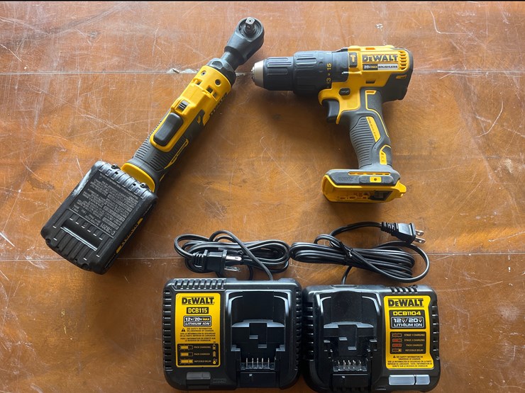 #31-•-dewalt-20v-maxx-combo-kit-image-1