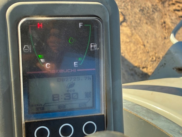 2021-takeuchi-tb260-image-10