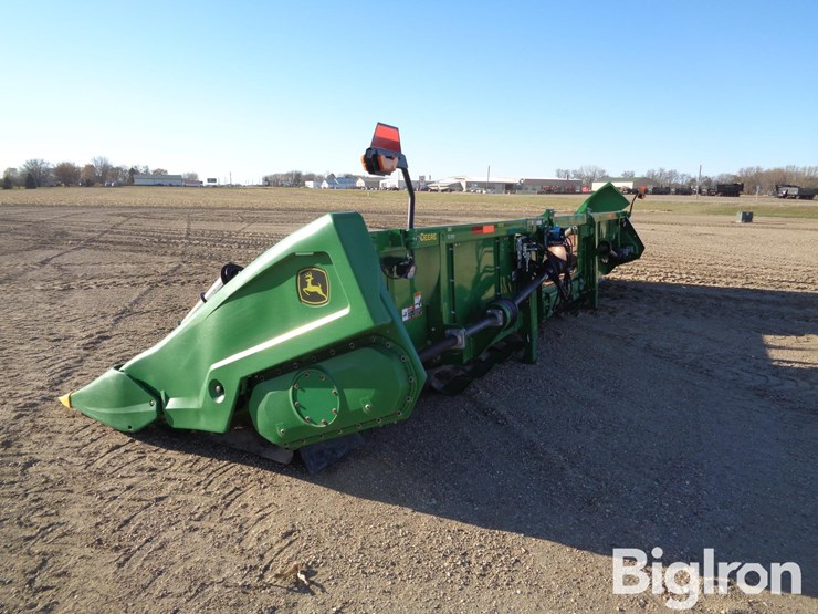 2021-john-deere-c18r-image-7