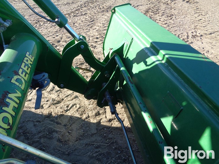 2013-john-deere-6150r-image-18