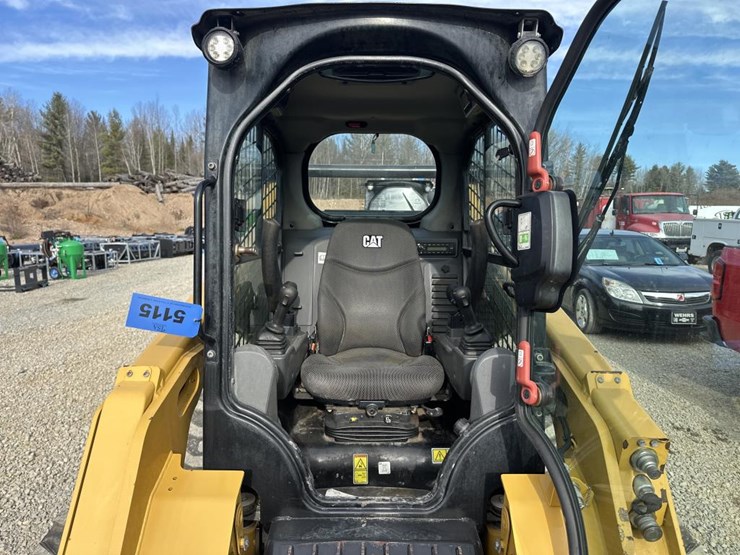 2022-caterpillar-242d3-image-30